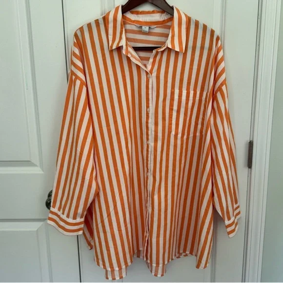Old Navy Striped "The Boyfriend" Shirt - Picture 2 of 12